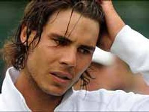Wimbledon: Injury-prone Nadal has a nasty fall