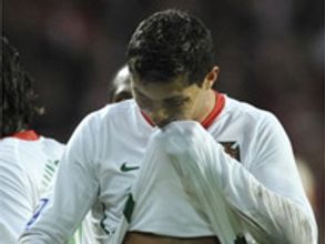 Ronaldo spits towards Cameraman: Fans furious