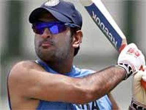 Dhoni weds Sakshi Rawat