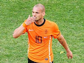 Dutch march past Uruguay to claim finals spot