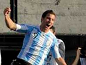 Argentines squash world champs 4-1
