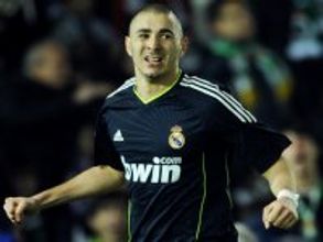 Karim Benzema stars as Real dump Racings 3-1