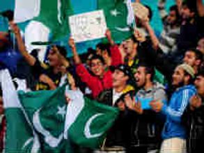 Pak fans, Afridi's brother bat for cordial Indo-Pak relations