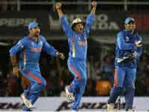 Actors, politicians congratulate Team India over Pak win