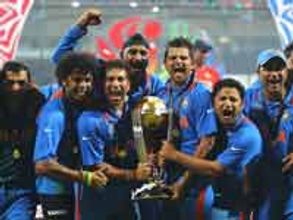 Sachin, Dhoni - Please donate your cash prize