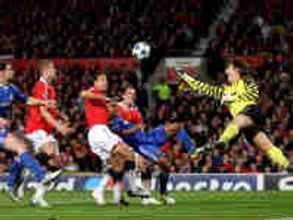 United and Barca cruise into last four