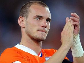 Wesley Sneijder is game for a stint with Manchester United