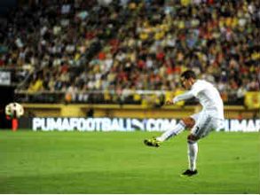 Ronaldo on fire as Real thrash Zaragoza