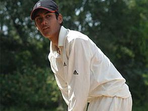 Azharuddin rushes to Hyd to visit son injured in accident