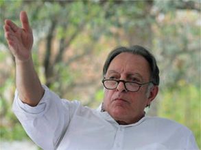 Saif, Sharmila, Soha go royal, say bye to Tiger Pataudi