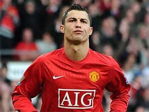 Cristiano Ronaldo emails semi-nude pics of female fan