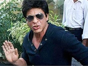 MNS pokes Shahrukh Khan; wants to honour Wankhede guard