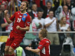 Czechs stay alive, beat Greece 2-1 in Group A clash