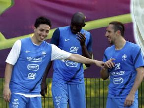 Group D: French look to end six years of group hell