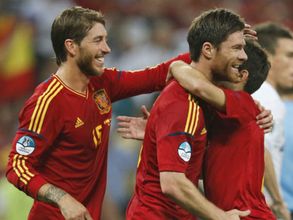 Centurion Alonso sends Spain into Euro semi-finals