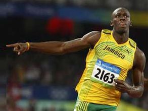 Bolt races to sprint double, leads Jamaican clean sweep