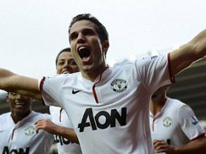 Van Persie rejected £300k offer from Man City: Wenger