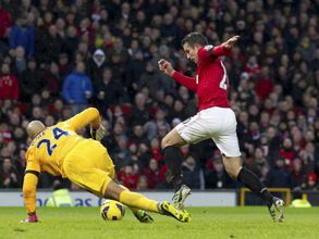 EPL: Manchester United go 12 points clear off City