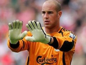 Liverpool's Reina could replace Valdes at Barcelona