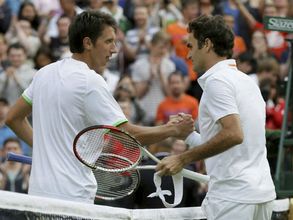 Federer, Sharapova crash out of Wimbledon in 2nd round