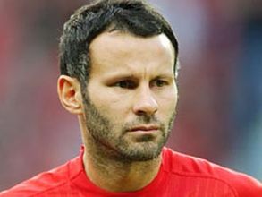 Ryan Giggs takes player-coach job in Manchester United