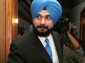 'Missing' Navjot Singh Sidhu returns to Amritsar amid fanfare