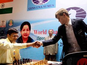 Magnus Carlsen, Viswanathan Anand presented with medals