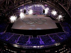 Sochi Olympics end, Russia tops medal tally