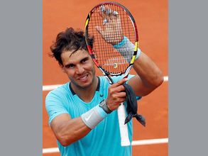 Murray's match suspended as Nadal reaches last 16 of French Open