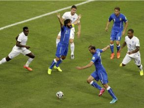 Italy Coach Prandelli calls for timeouts in extreme heat