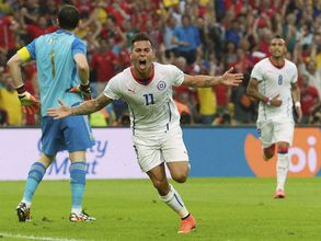 Fifa World Cup 2014: Spain lose 0-2 to Chile, bow out of WC