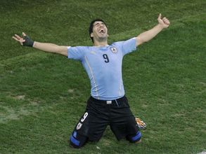 Fifa World Cup 2014: Suarez magic gives Uruguay 2-1 win over England