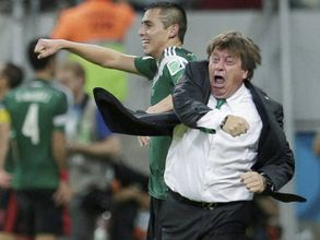 Mexican coach Herrera hails 'saviour' Hernandez