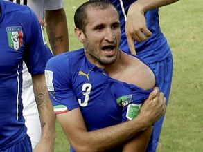 WC 2014: Uruguay's Suarez completes a hat-trick of biting