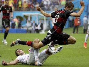 World Cup 2014: USA through to last 16 despite losing 0-1 to Germany