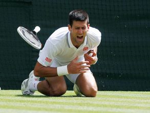 Novak Djokovic wins after injury scare at Wimbledon