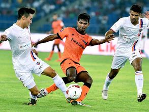 Profligate Delhi Dynamos share honours with FC Pune City as match ends 0-0