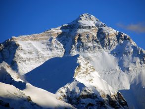 Five-year-old Indian treks up to Everest base camp