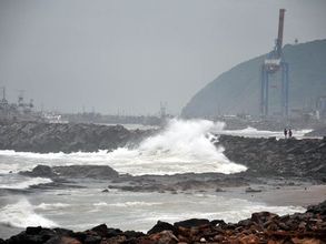 Tollywood actors contribute Rs 20 lakh for Hudhud victims