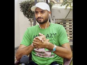 I am keeping my World Cup hopes alive, says Harbhajan Singh