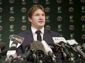 1st Test: Watson using Hughes' locker in Adelaide Oval