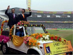 Ravi Shastri does U-turn, says use DRS for 'howlers'