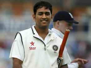 Dhoni led by example not by rhetoric: Dravid