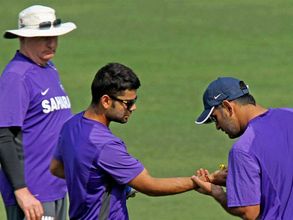 Kohli stunned by Dhoni's retirement, wants to be 'as calm as him'