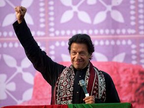 Imran Khan favours resumption of India-Pakistan cricket series