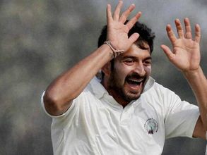 Mohit, Kulkarni could make it to World Cup squad: Dhoni
