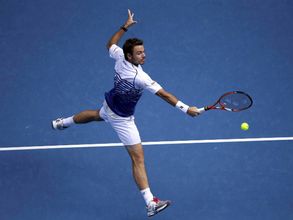 Wawrinka powers into Australian Open semis