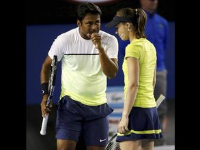 Paes-Hingis pair reaches Australian Open semis