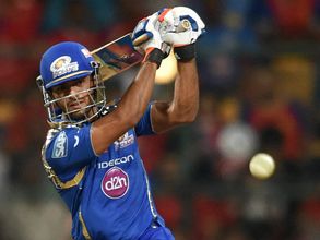 Mumbai edge Bangalore to end winless run in IPL 2015
