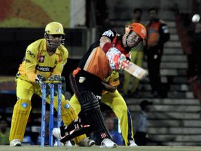 Warner leads Sunrisers register maiden IPL victory against formidable Super Kings